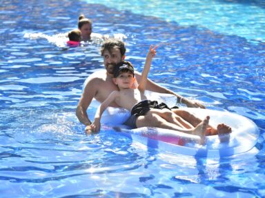 Swimming Pool Cleaning Guide: Practical Advice and Weekly Maintenance Tips